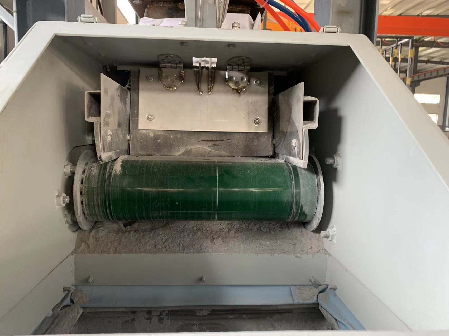 濟(jì)寧皮帶輸送機(jī),青島樂途行工業(yè)設(shè)備有限公司.jpg 濟(jì)寧皮帶輸送機(jī),青島樂途行工業(yè)設(shè)備有限公司.jpg